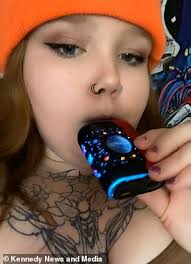 Woman Trying to Quit Smoking Faces Life-Threatening Reaction After Switching to Vapes