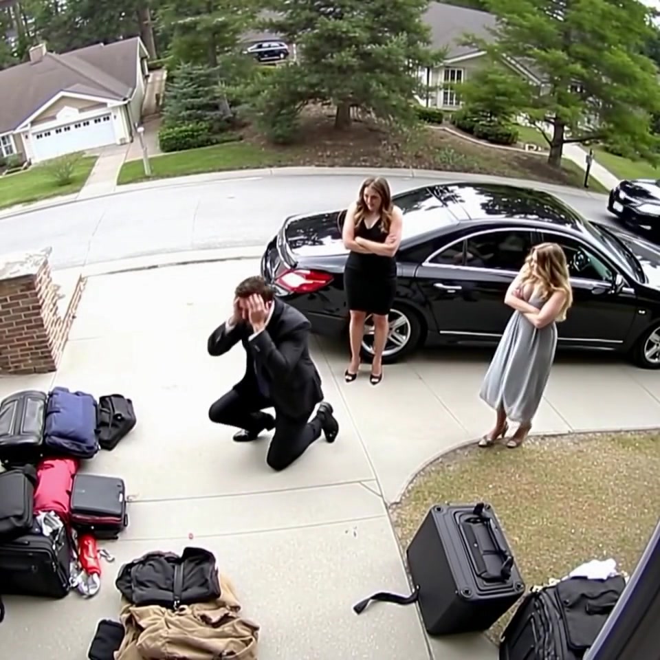 I came home to find my husband throwing my clothes into the yard. “You’re fired!”